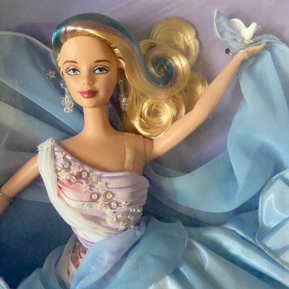 NIB whispering Wind Essence of Nature Barbie 1998 - Picture 2 of 7